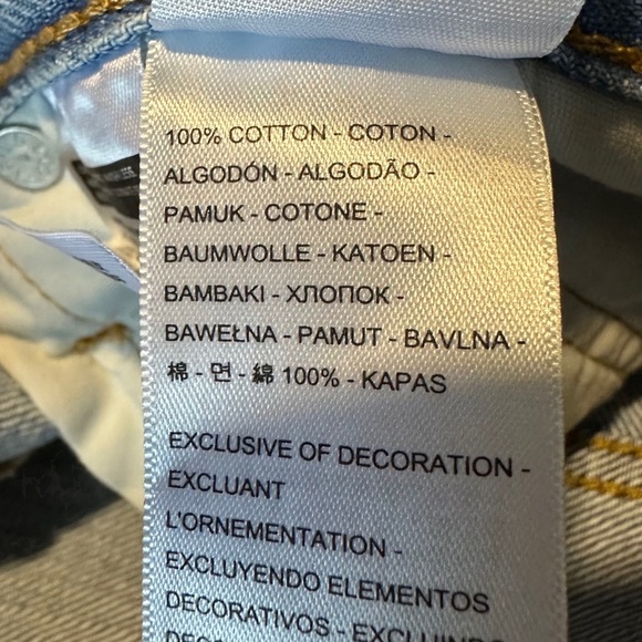 NEW Levi’s 501 High Rise Distressed Denim Shorts Sz 30 - Picture 16 of 16